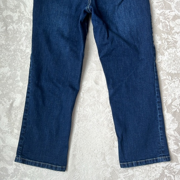 Bottoms Up Skinny Capri Jeans - Picture 9 of 9